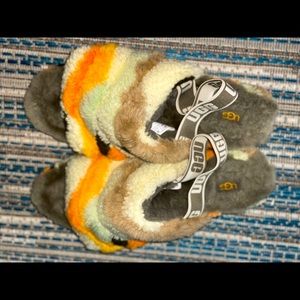 🧸 *LIKE NEW 🧸 — UGG’s “Fluff Yeah” Fuzzy [Orange, Yellow & Green] Slippers
